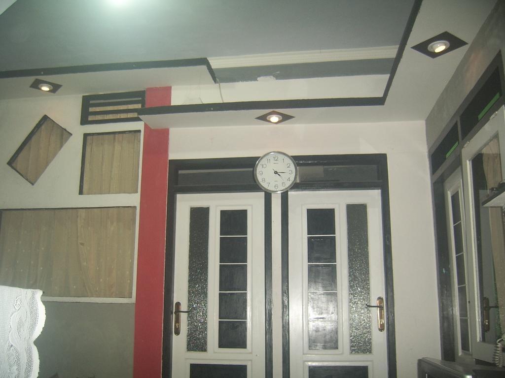 De'Vita Family Homestay Malang Exterior photo